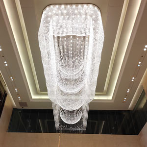 郴州五星酒店大堂水晶燈清洗共4盞燈水晶燈是由湖南家美保潔服務有限公司清洗
